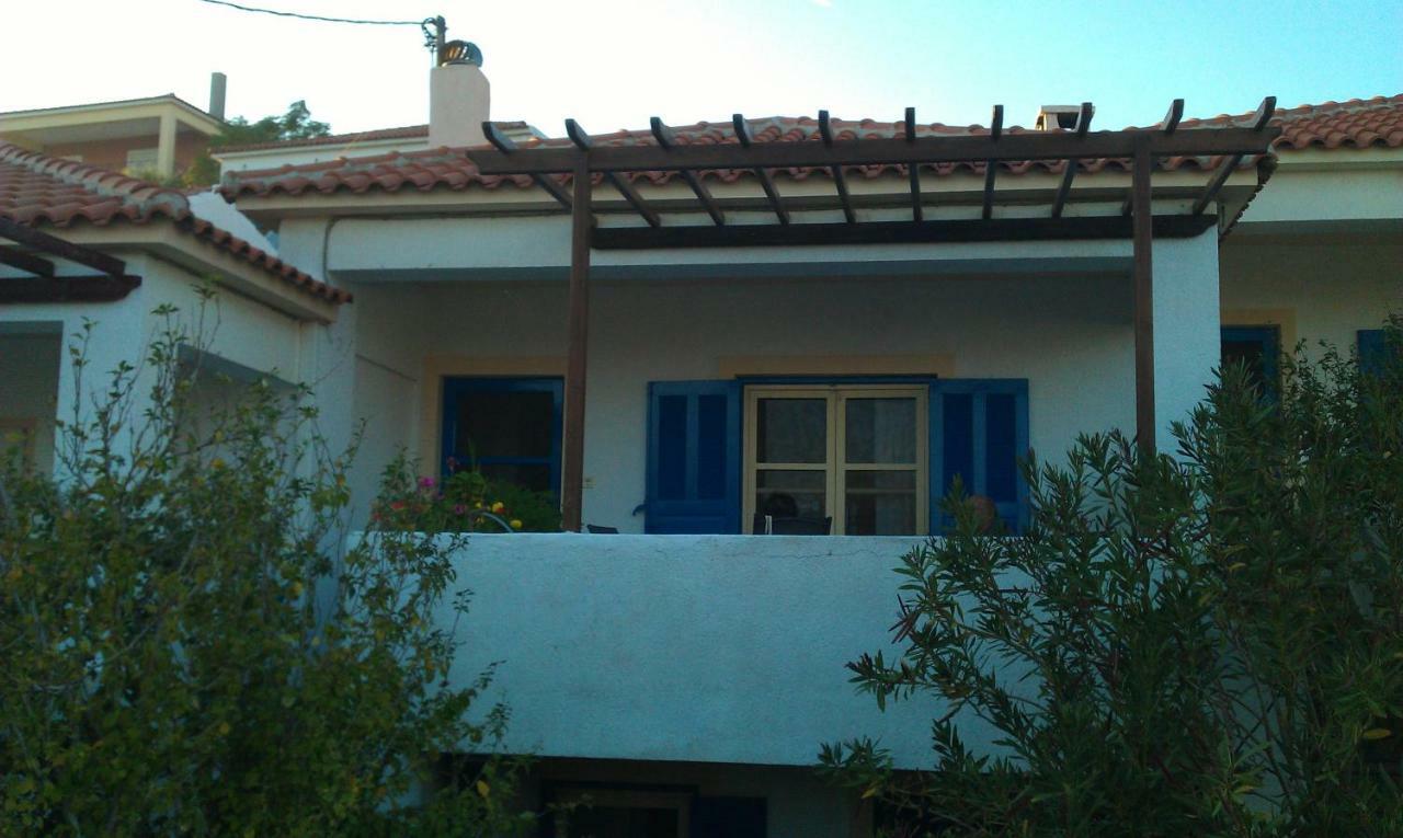 Sea Front Two Bedroom House In Lesvos Tavari Exterior photo